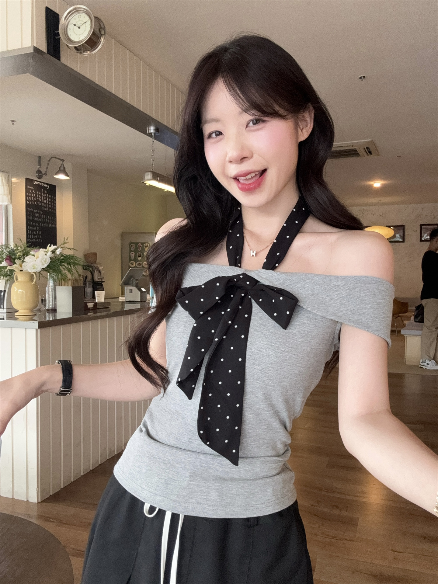 1776869925006_2D4Lcc.jpg